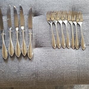 Stainless Steel Dinner Knife and Fork Set in Silver Oneida